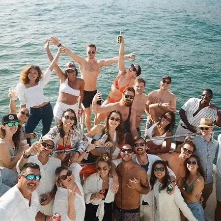 Hostel The Island & Cafe Λάγος