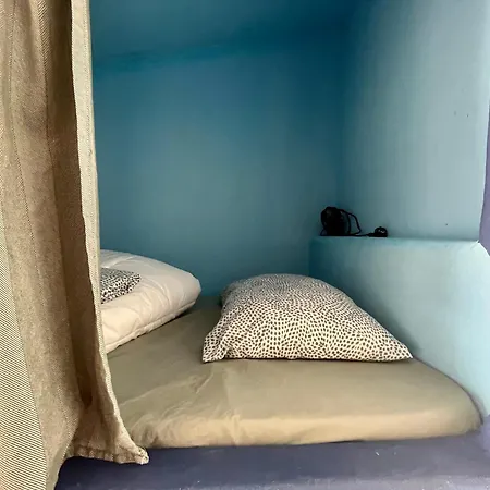 Hostal The Island Hostel&café Lagos