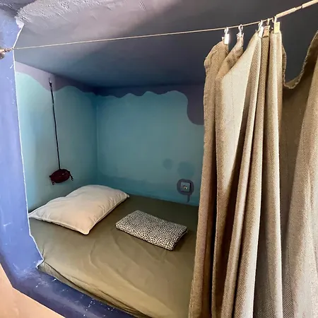 The Island Hostel&café * Lagos