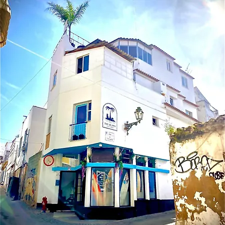 The Island & Cafe