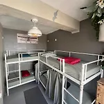 Hostel The Island & Cafe